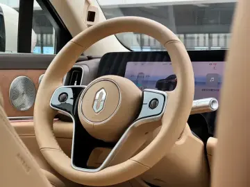 2025 Aito AITO M9 с пробегом 21 000 км