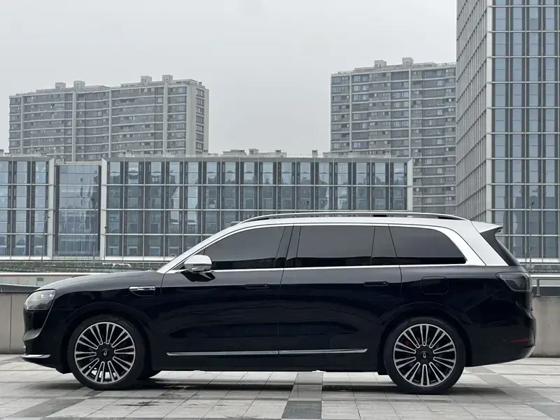 2024 Aito AITO M9 с пробегом 54 000 км