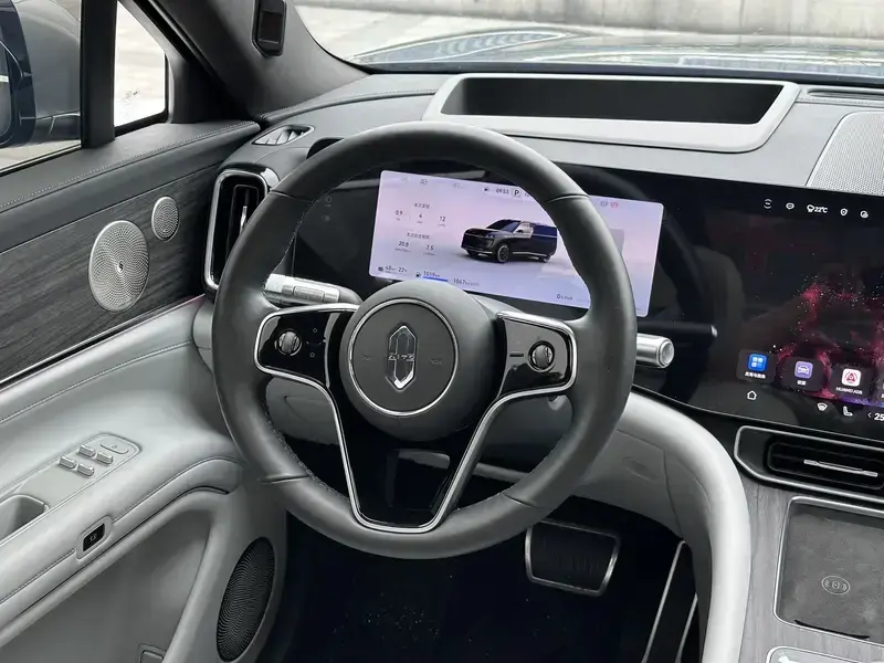 2024 Aito AITO M9 с пробегом 54 000 км