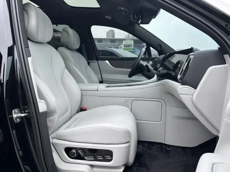 2024 Aito AITO M9 с пробегом 54 000 км