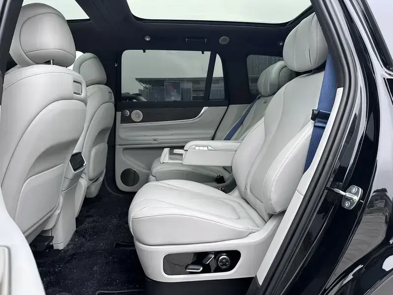 2024 Aito AITO M9 с пробегом 54 000 км