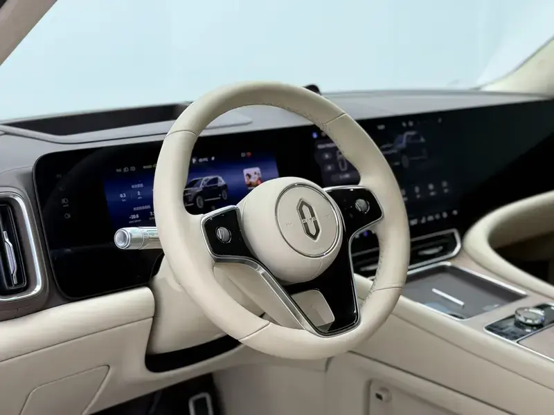 2024 Aito AITO M9 с пробегом 39 000 км