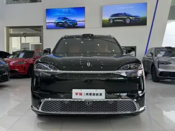 2026 Aito AITO M9 с пробегом 4 000 км