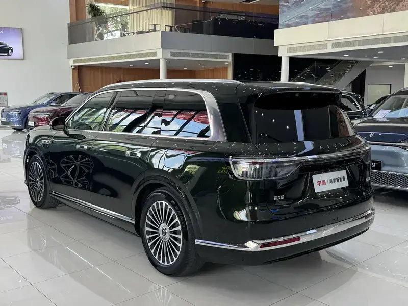 2026 Aito AITO M9 с пробегом 4 000 км