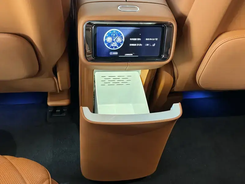 2026 Aito AITO M9 с пробегом 4 000 км