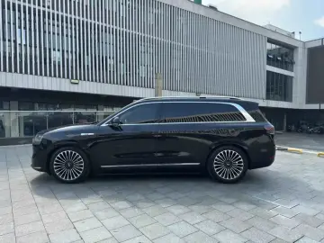 2024 Aito AITO M9 с пробегом 32 000 км