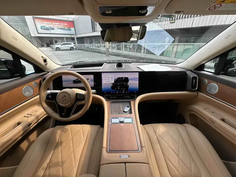 2024 Aito AITO M9 с пробегом 32 000 км