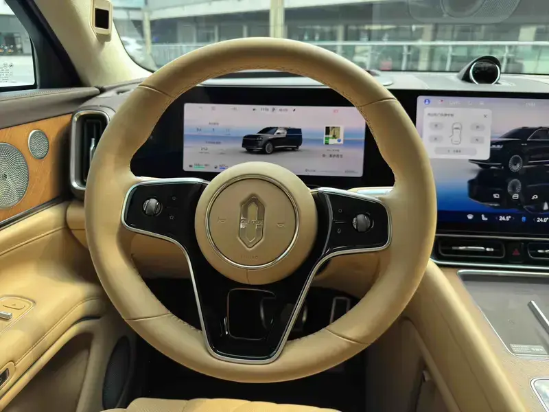 2024 Aito AITO M9 с пробегом 32 000 км