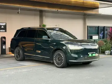 2025 Aito AITO M9 с пробегом 24 000 км