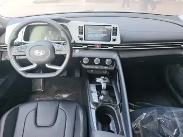 2023 Hyundai Elantra Plug-in Hybrid с пробегом 100 км