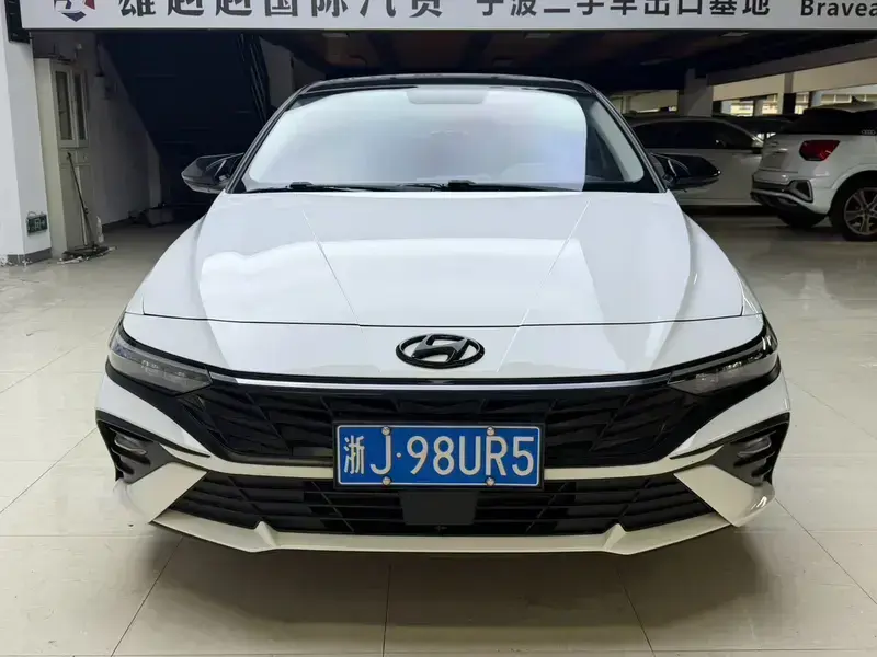 2023 Hyundai Elantra Plug-in Hybrid с пробегом 33 000 км