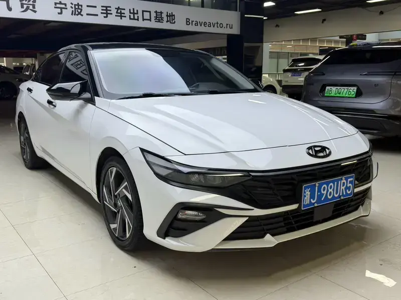 2023 Hyundai Elantra Plug-in Hybrid с пробегом 33 000 км