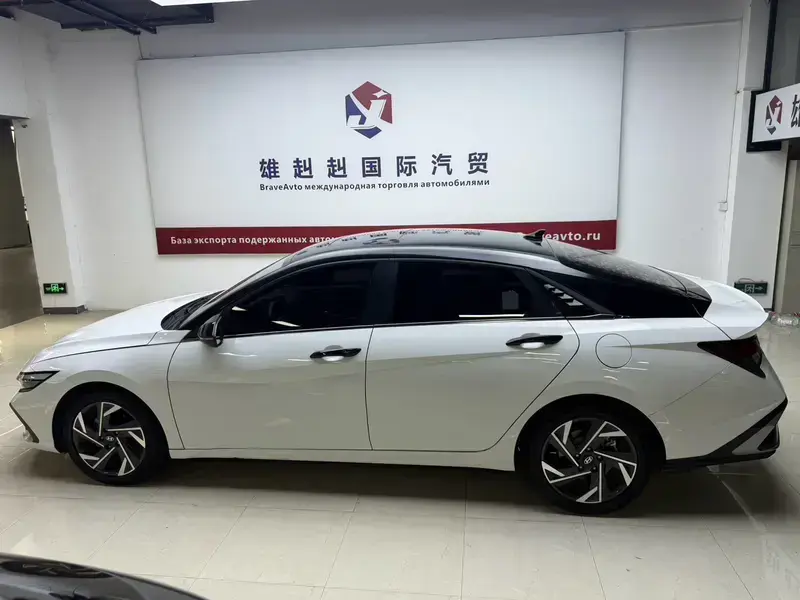 2023 Hyundai Elantra Plug-in Hybrid с пробегом 33 000 км