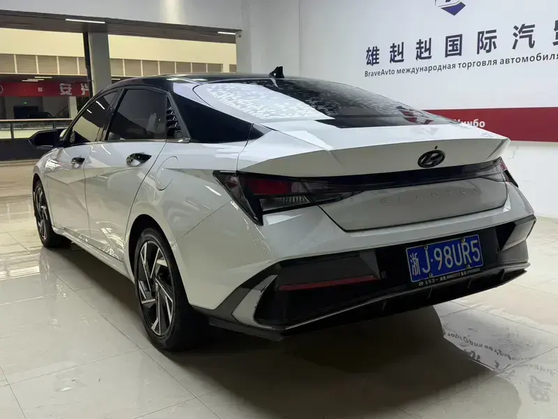 2023 Hyundai Elantra Plug-in Hybrid с пробегом 33 000 км