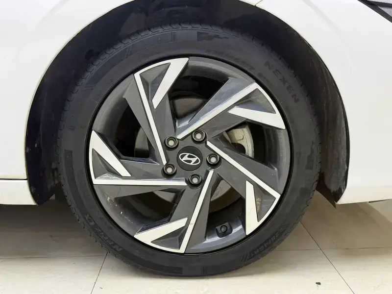 2023 Hyundai Elantra Plug-in Hybrid с пробегом 33 000 км
