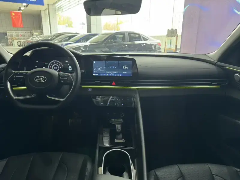 2022 Hyundai Elantra Plug-in Hybrid с пробегом 21 000 км