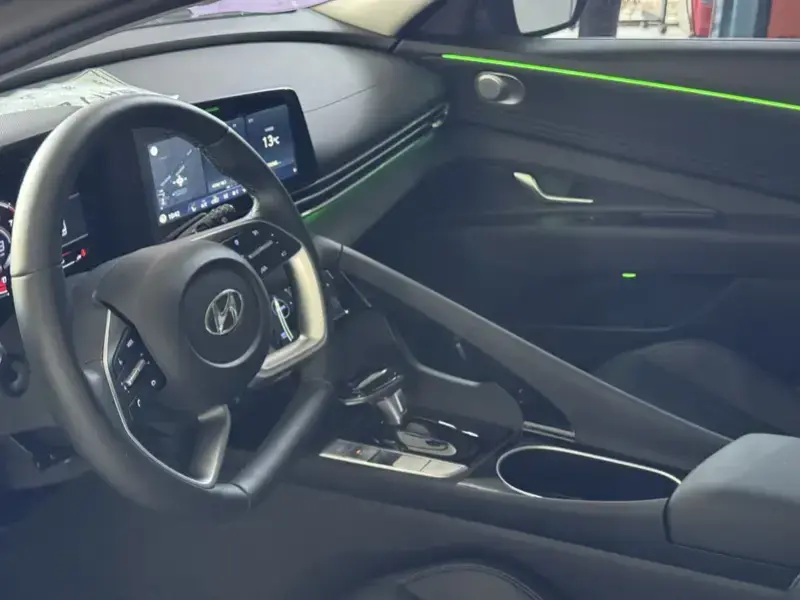 2022 Hyundai Elantra Plug-in Hybrid с пробегом 21 000 км