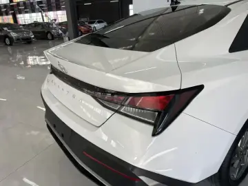 2023 Hyundai Elantra Plug-in Hybrid с пробегом 11 200 км