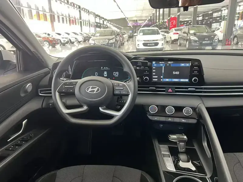 2023 Hyundai Elantra Plug-in Hybrid с пробегом 11 200 км