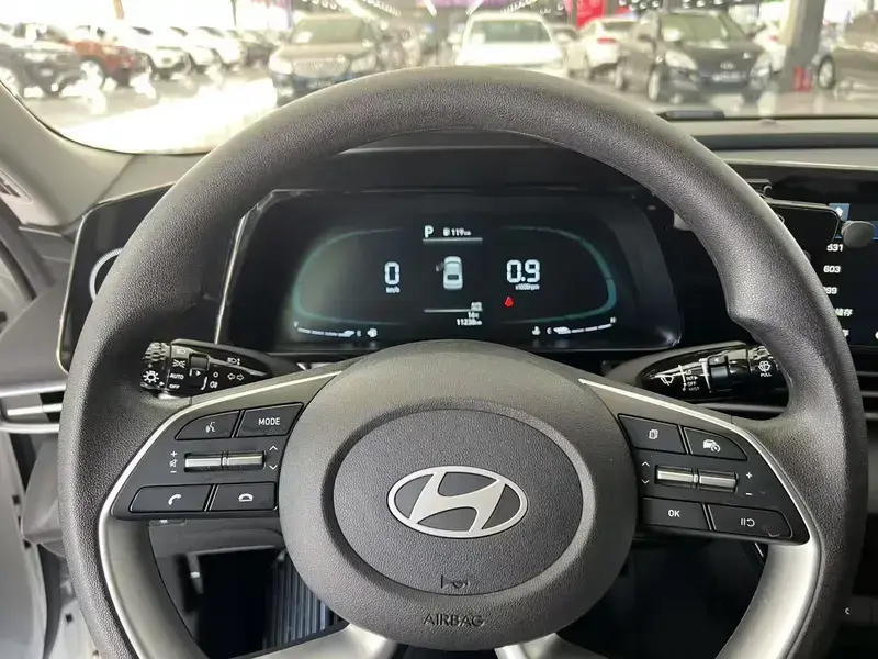 2023 Hyundai Elantra Plug-in Hybrid с пробегом 11 200 км
