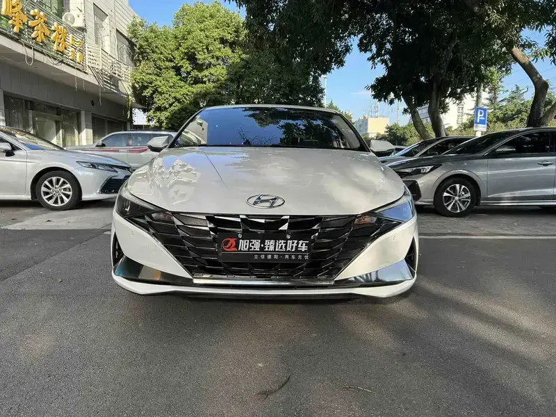 2022 Hyundai Elantra Plug-in Hybrid с пробегом 54 500 км