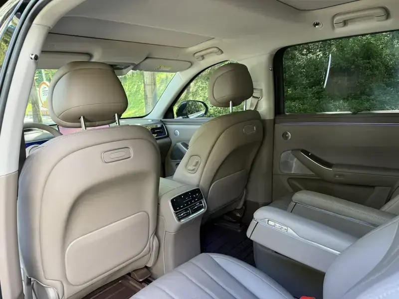2026 Aito AITO M7 с пробегом 13 000 км