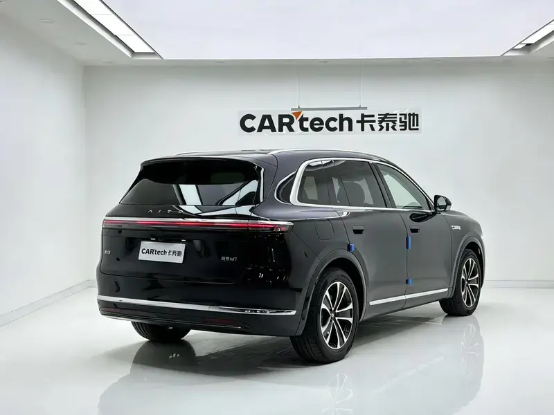 2026 Aito AITO M7 с пробегом 100 км