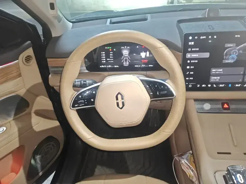 2024 Aito AITO M7 с пробегом 53 000 км