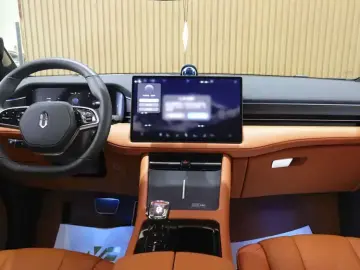 2024 Aito AITO M7 с пробегом 29 200 км