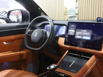 2024 Aito AITO M7 с пробегом 29 200 км