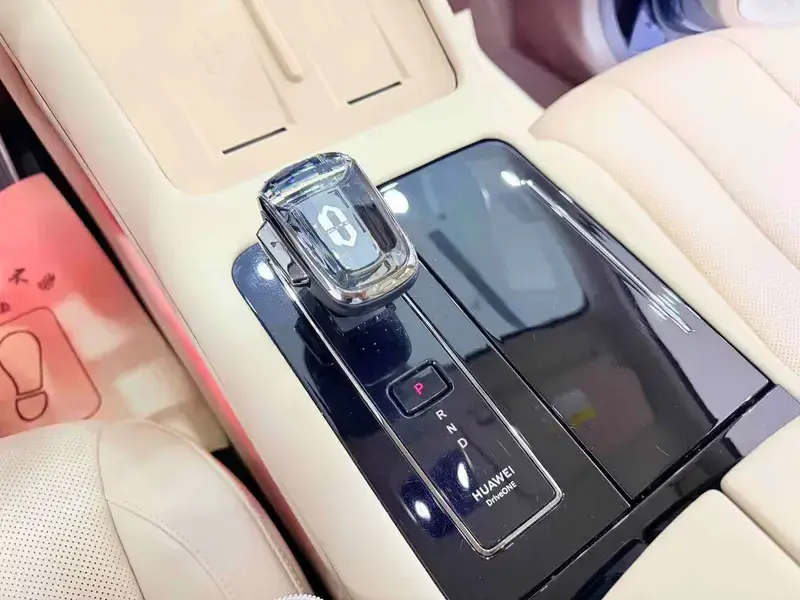 2024 Aito AITO M7 с пробегом 57 000 км