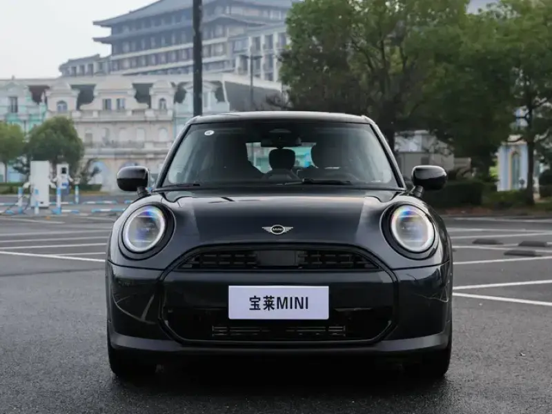 2025 Mini Electric MINI COOPER с пробегом 4 000 км