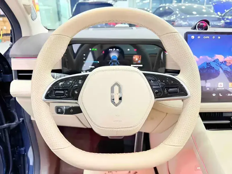 2024 Aito AITO M7 с пробегом 57 000 км