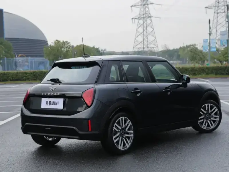 2025 Mini Electric MINI COOPER с пробегом 4 000 км