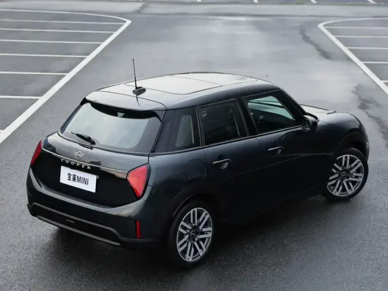 2025 Mini Electric MINI COOPER с пробегом 4 000 км