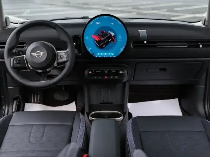 2025 Mini Electric MINI COOPER с пробегом 4 000 км