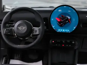 2025 Mini Electric MINI COOPER с пробегом 4 000 км