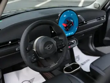 2025 Mini Electric MINI COOPER с пробегом 4 000 км