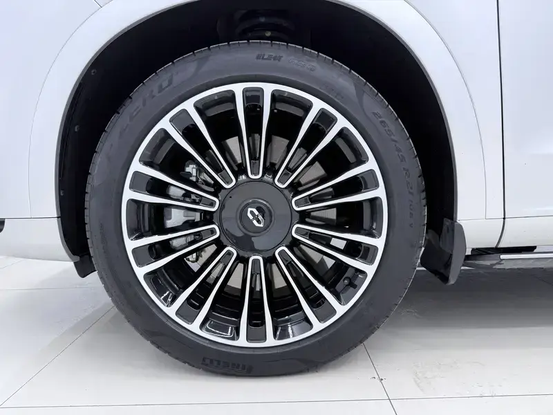 2024 Aito AITO M7 с пробегом 46 000 км