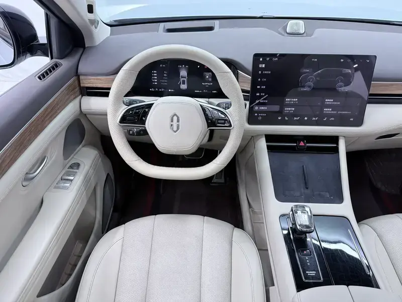 2024 Aito AITO M7 с пробегом 46 000 км