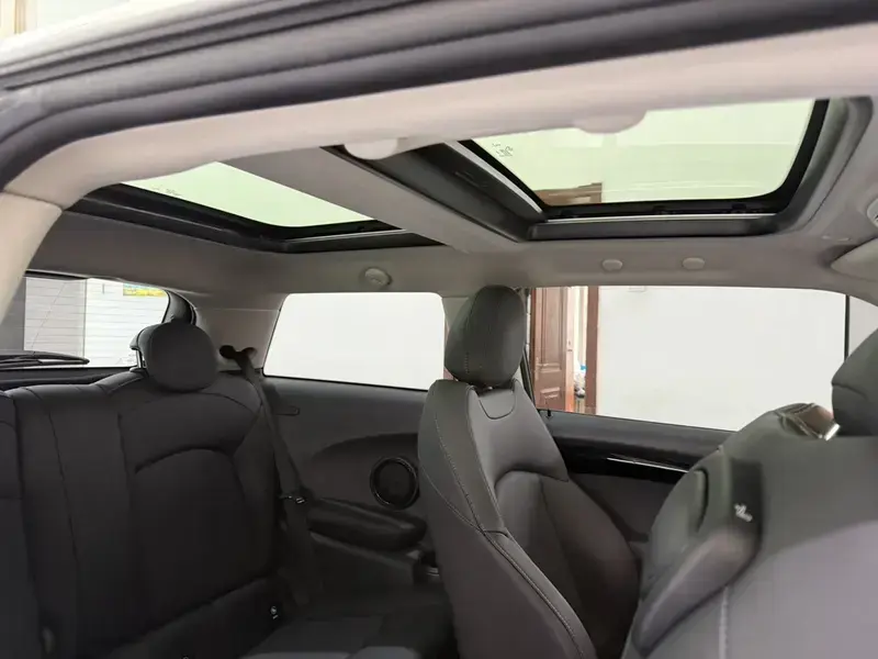 2021 Mini New Energy (Imported) с пробегом 20 000 км