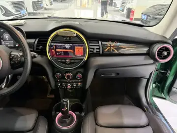 2021 Mini New Energy (Imported) с пробегом 20 000 км