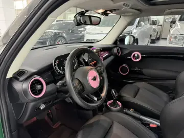 2021 Mini New Energy (Imported) с пробегом 20 000 км