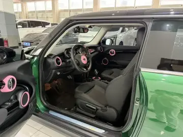 2021 Mini New Energy (Imported) с пробегом 20 000 км