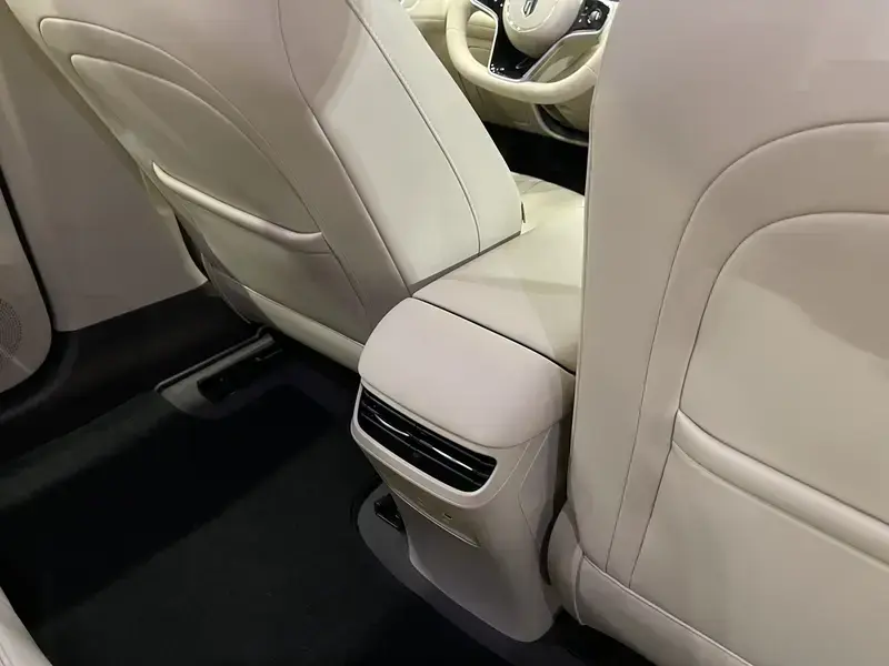 2025 Stelato SUV с пробегом 9 000 км