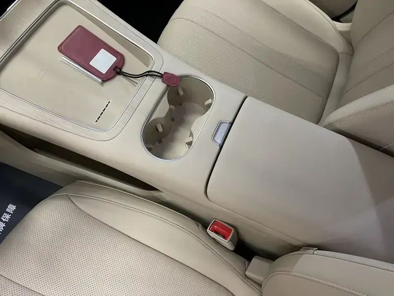 2025 Stelato SUV с пробегом 9 000 км
