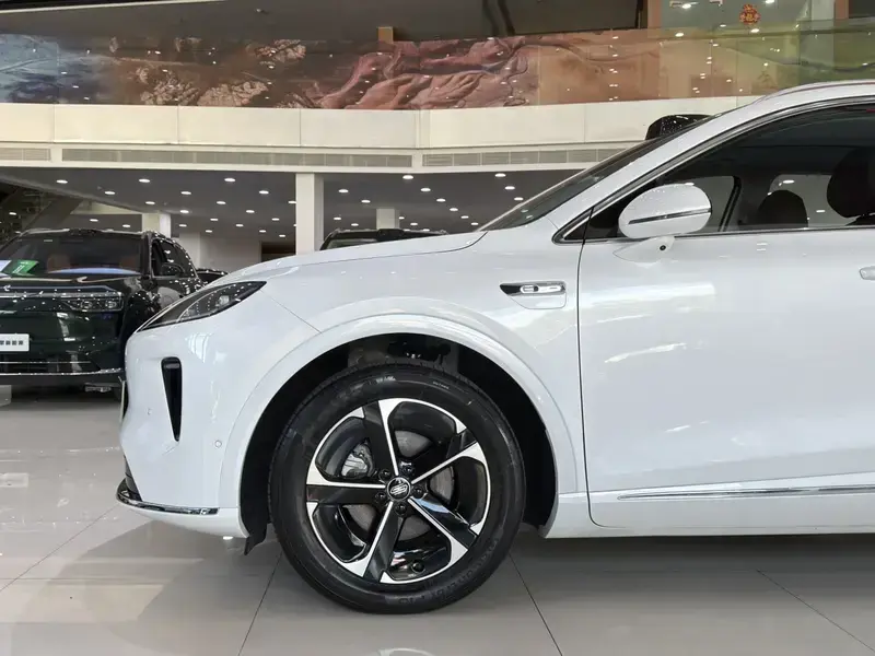 2025 Stelato SUV с пробегом 3 800 км