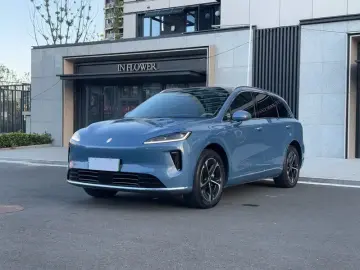 Stelato SUV