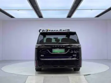 2022 Voyah Dreamer с пробегом 48 000 км