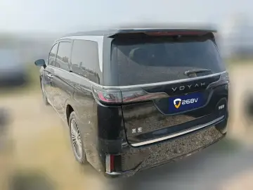 2025 Voyah Dreamer с пробегом 33 500 км